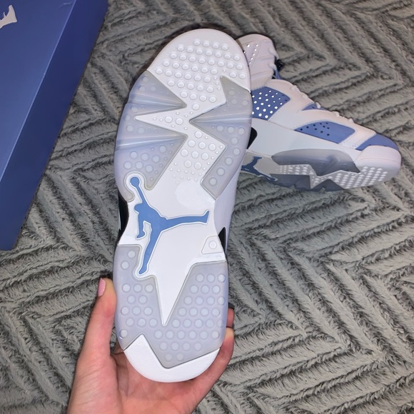UNC Jordan 6’s - Picture 4 of 7